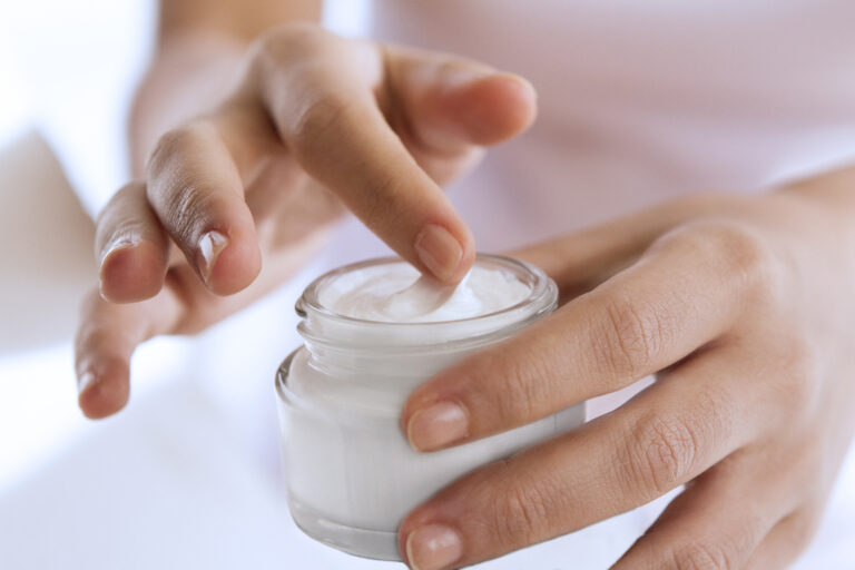 A Guide to the Bestselling Over-the-counter Retinol Creams and Serums!